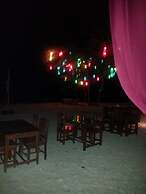 Dancing Elephant Beach Club - Hostel