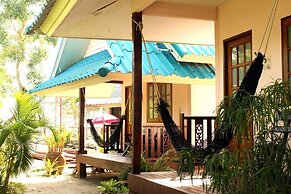 Dancing Elephant Beach Club - Hostel