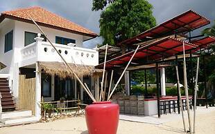 Dancing Elephant Beach Club - Hostel