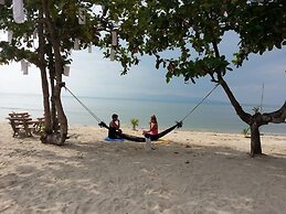 Dancing Elephant Beach Club - Hostel