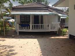 Dancing Elephant Beach Club - Hostel