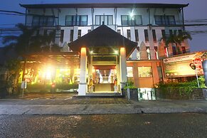 Grand Santhi Hotel