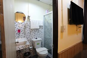 Sukhumvit 20 Guest House