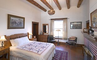 Casa del Gavilan Historic Inn