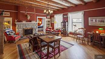 Casa del Gavilan Historic Inn