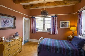 Casa del Gavilan Historic Inn