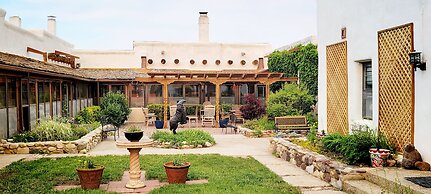 Casa del Gavilan Historic Inn