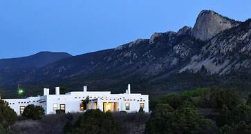 Casa del Gavilan Historic Inn