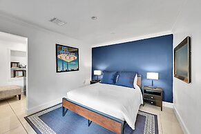 Inn On The Drive ( Adults Only)