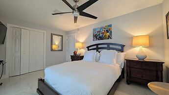 Inn On The Drive ( Adults Only)