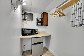 Inn On The Drive ( Adults Only)