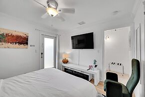 Inn On The Drive ( Adults Only)