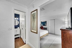 Inn On The Drive ( Adults Only)