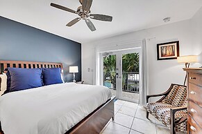 Inn On The Drive ( Adults Only)