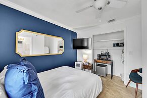 Inn On The Drive ( Adults Only)