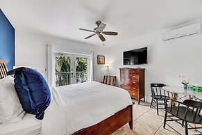 Inn On The Drive ( Adults Only)