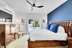 Inn On The Drive ( Adults Only)
