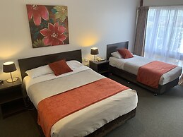 Ploughmans Motor Inn