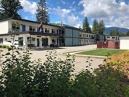 Revelstoke Lodge