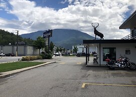 Revelstoke Lodge