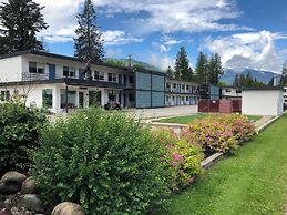 Revelstoke Lodge