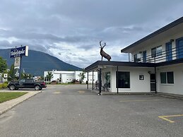 Revelstoke Lodge