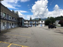 Revelstoke Lodge