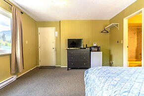 Richca Chalets Resort