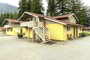 Richca Chalets Resort