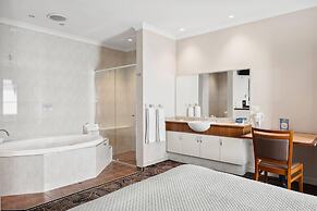 Quality Hotel Bayswater