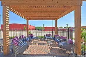 Holiday Inn Express & Suites Oklahoma City Mid - Arpt Area by IHG