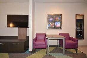 Holiday Inn Express & Suites Oklahoma City Mid - Arpt Area by IHG