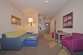 Holiday Inn Express & Suites Oklahoma City Mid - Arpt Area by IHG