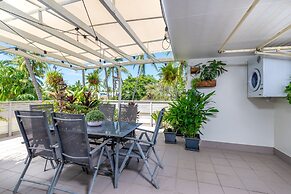 Seascape Holiday-Tropical Reef Apartment