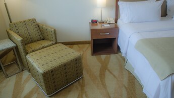Holiday Inn Express & Suites Celaya, an IHG Hotel