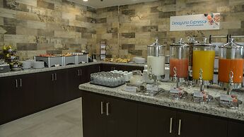 Holiday Inn Express & Suites Celaya by IHG