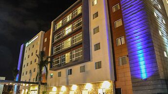 Holiday Inn Express & Suites Celaya by IHG