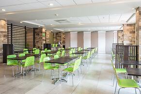 Holiday Inn Express & Suites Celaya by IHG