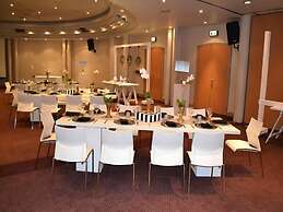 President Hotel & Conference Venue