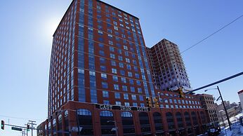 Pelicanstay near Holland Tunnel