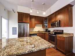 Pelicanstay near Holland Tunnel