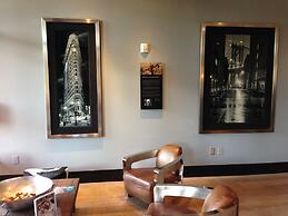 Pelicanstay near Holland Tunnel