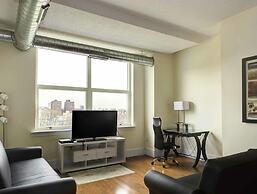 Pelicanstay near Holland Tunnel