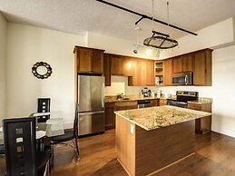 Pelicanstay near Holland Tunnel