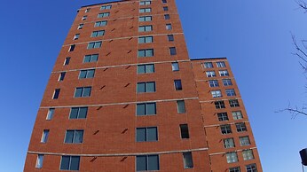 Pelicanstay near Holland Tunnel