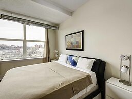 Pelicanstay near Holland Tunnel
