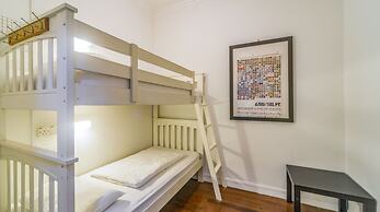 BEAT. Arts Hostel Chinatown