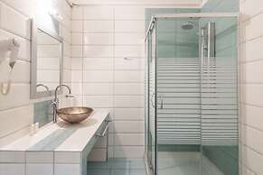 Maranton Beach Hotel