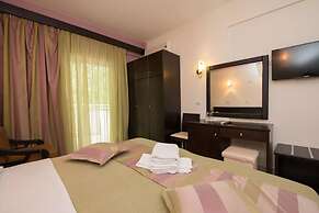 Maranton Beach Hotel