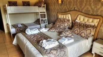 Maranton Beach Hotel